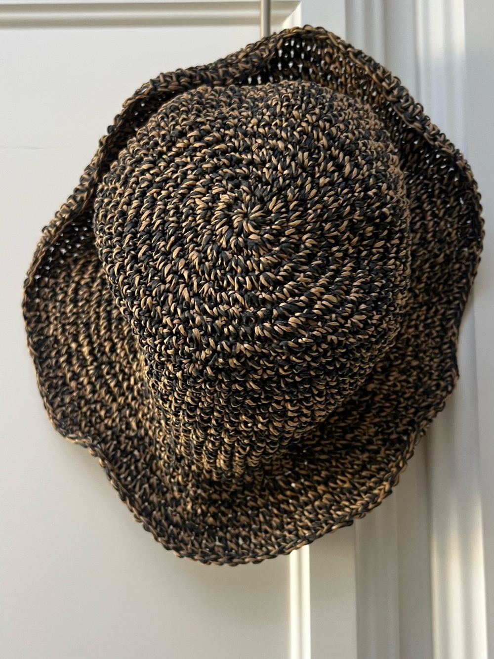 Women’s Two-Tone Crochet Sun Hat - Black & Tan